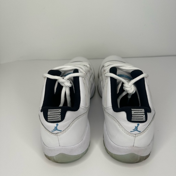 Jordan 11 Retro Low
Legend Blue - Picture 6 of 7